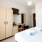 Termini -statuto Zen Guesthouse- Zen01 ゲストハウス 3*